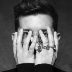 artist image Simon Curtis Diablo Super 8-Bit Heart