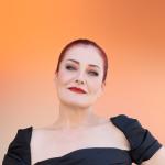 artist image Candan Erçetin Bahar Kırık Kalpler Durağında