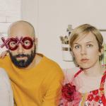 artist image Pomplamoose Les yeux noirs En français