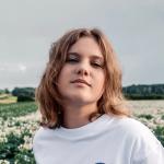 artist image Emma Peters Lové ↪ https://vk.com/musicruua Dimanche