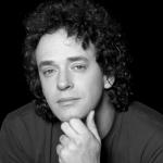 artist image Gustavo Cerati Kuro + Bien (Música de la Película)